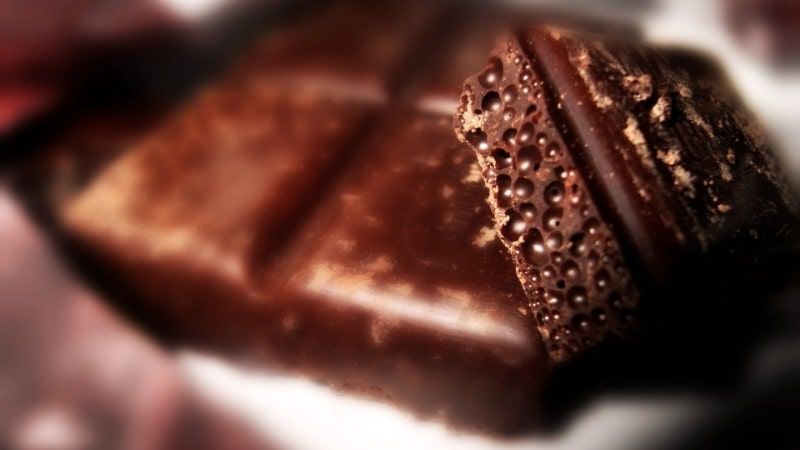 Porous chocolate bar