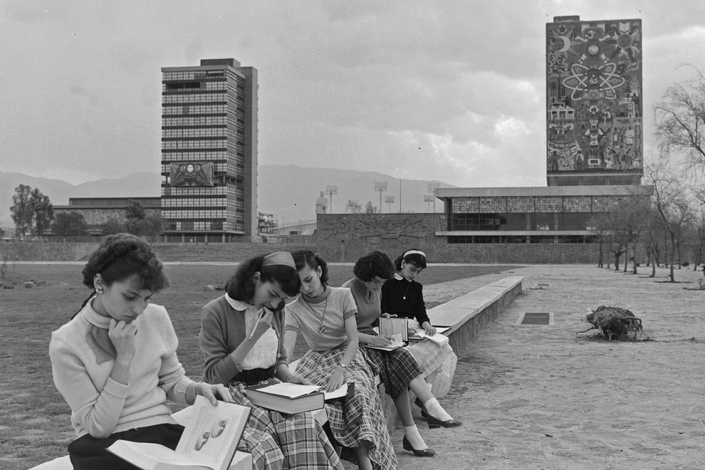 A Cidade Universitária faz parte da documentação do México moderno.