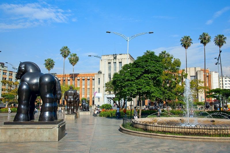Plaza Botero is located in the center of the city, right next to Plaza Berrìo.