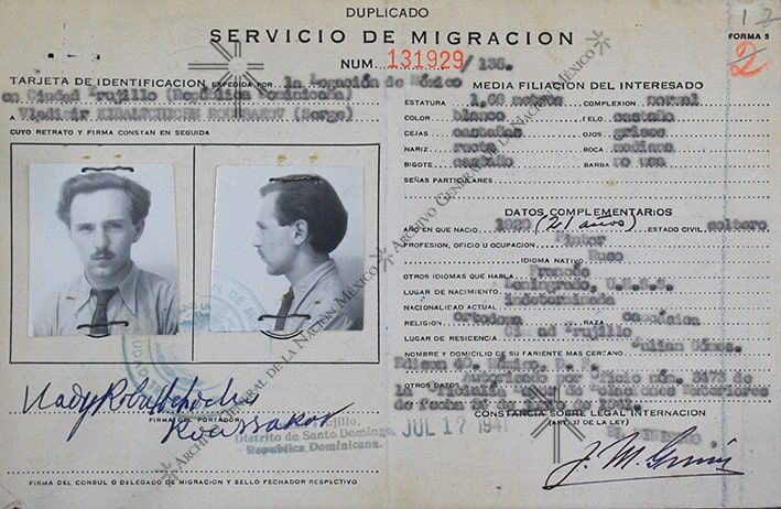 Vladímir Kibálchich Rusakov Mexico migration card, part with a photo.