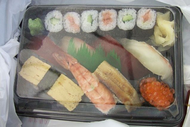 Receta de sushi en caja de bento estilo japonés