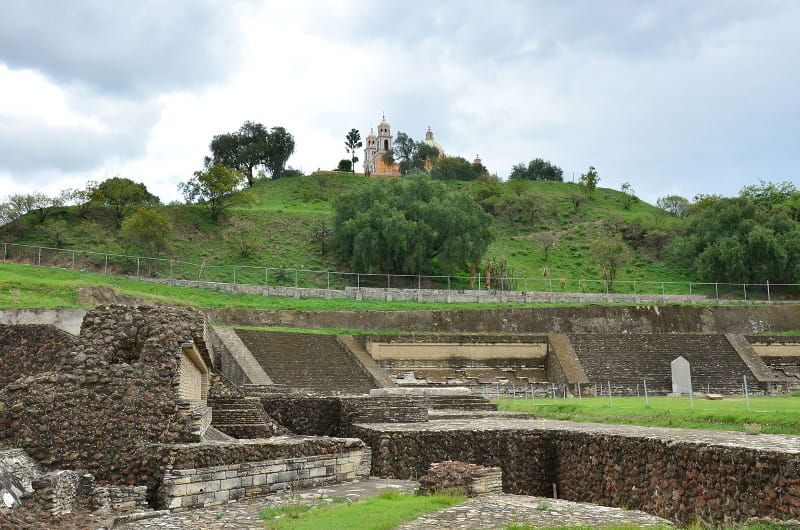 The pre-Hispanic city of Cholula is 7 km (4.3 mi) from the current city of Puebla de Zaragoza.