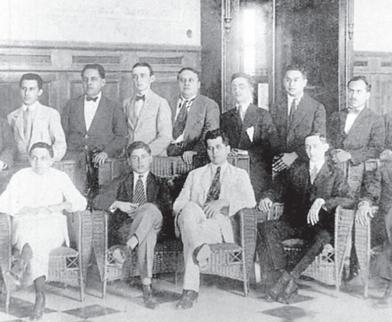 Felipe Carrillo Puerto with his government cabinet, 1922.