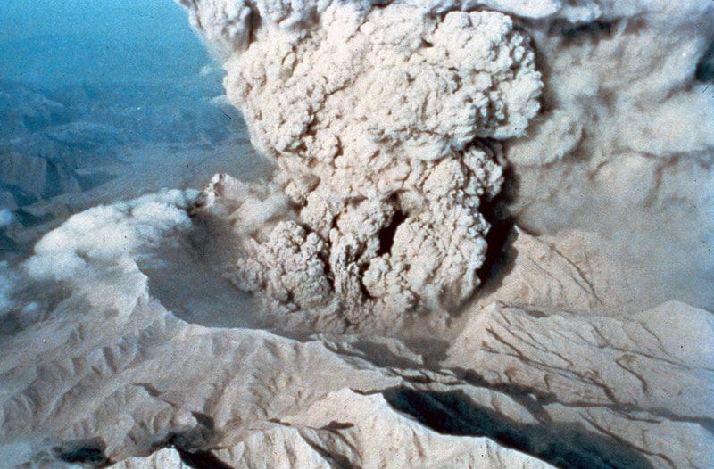 In 1991, the eruption of the Pinatubo volcano (Philippines) spewed gases and ash into the atmosphere that spread throughout the world.