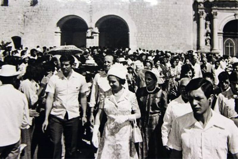 Elizabeth II visited Mexico in the 1970s.