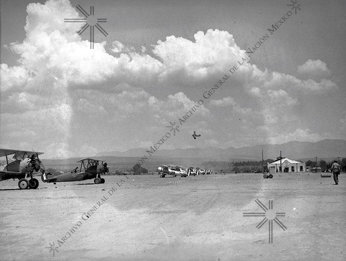 Aviation practice plain [attributed], ca. 1935-1942, AGN.