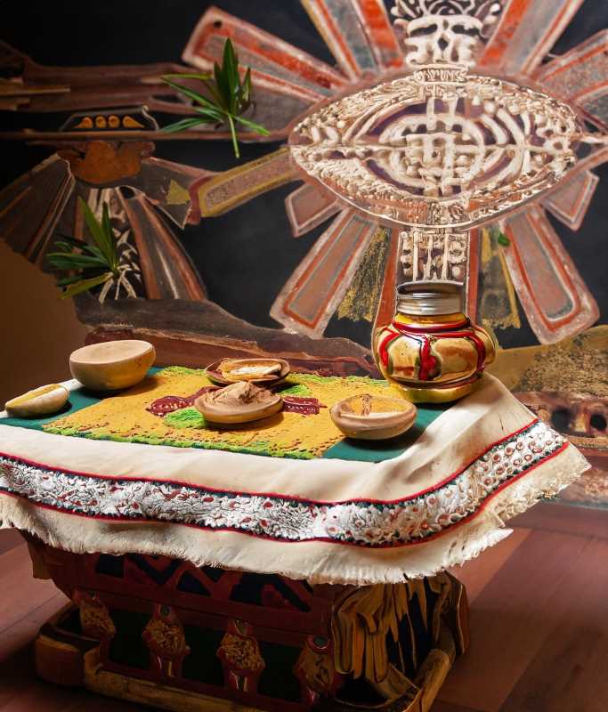 Moctezuma's legendary table, a symbol of opulence and refinement.