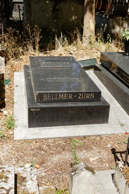 Bellmer and Zurn's gravestone at the Père-Lachaise cemetery.
