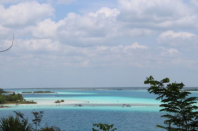 Bacalar lagoon is losing its seven colors and this is why