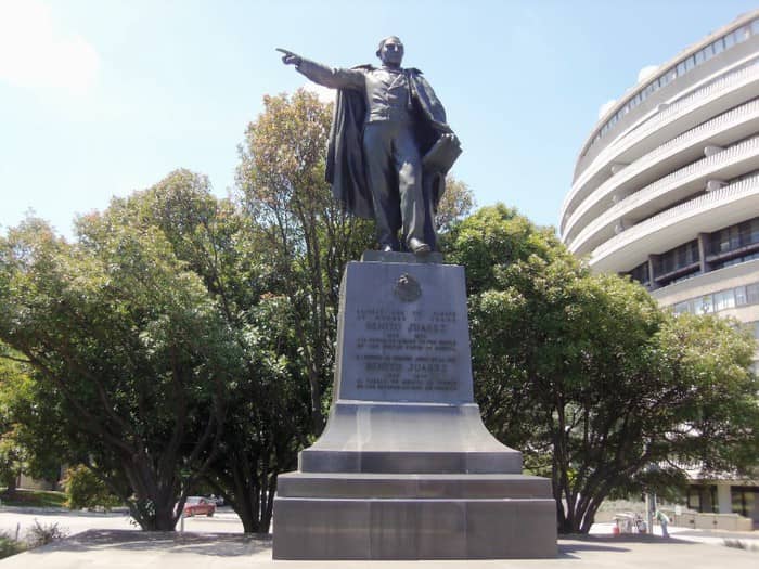 Why is there a statue of Benito Juarez in the US capital?