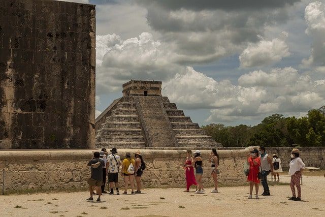 When does Mexico's autumnal equinox take place in 2022 and what is it?