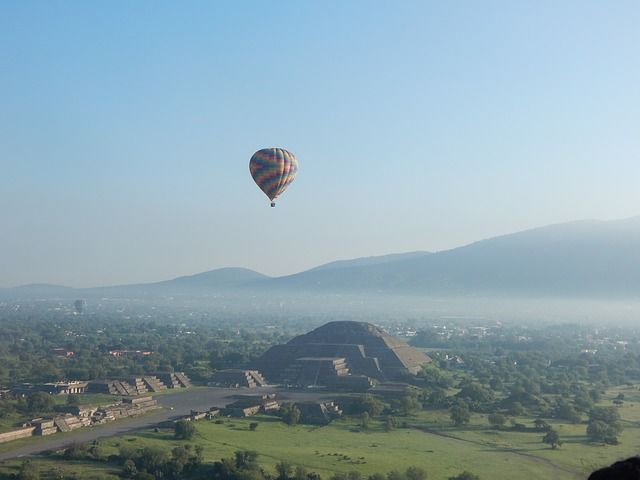 Not to be missed experiences and ancestral adventures: Teotihuacan from the heights