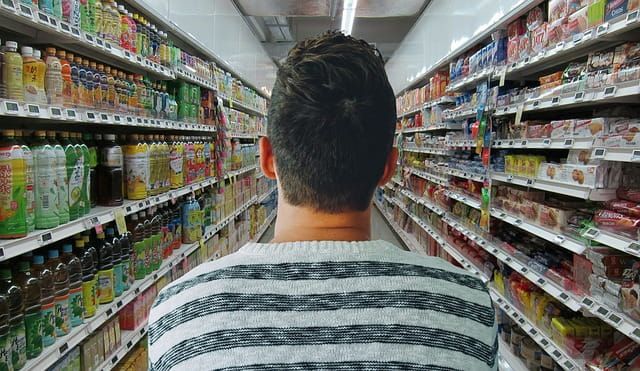 Healthy consumption: consumer society and eating habits