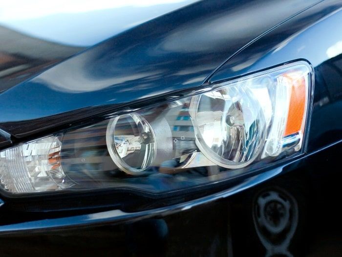 The main signs of the need to buy new car bulbs