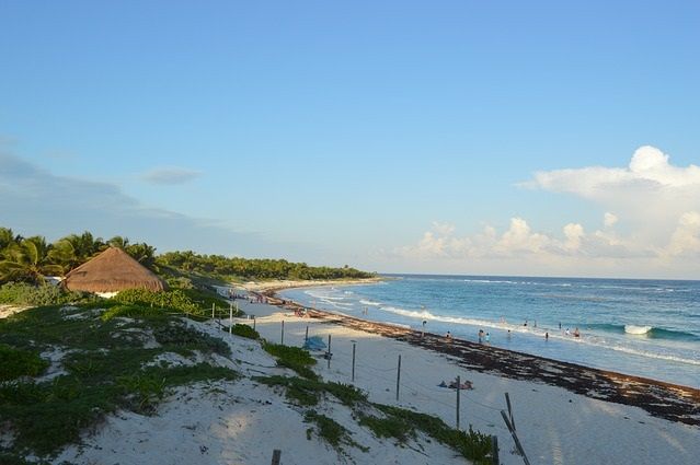 Monopolization of beaches in Tulum leaves only 10 access windows to the sea