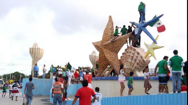 El Ceviche: The "Caribbean Fantasy" Monument in Cancun
