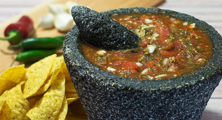 How to make the ultimate salsa verde in a molcajete
