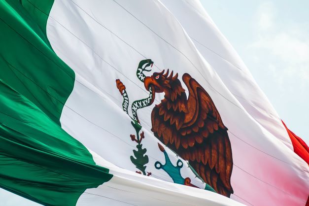 What are the good things and bad things about Mexico?
