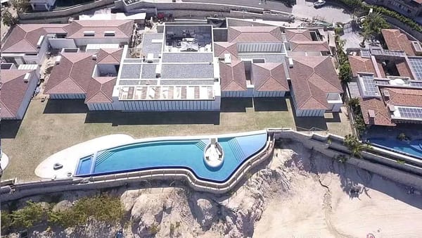 Packer, Australian tycoon, unveils mega mansion in Los Cabos.