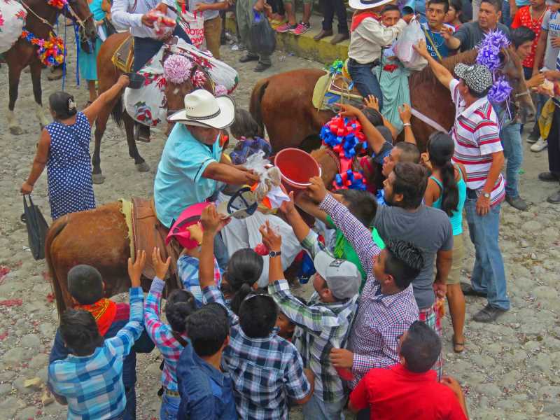 The 'jalada de los patos' ritual in Tuxtla Chico honors ancient practices, uniting communities in prayer.