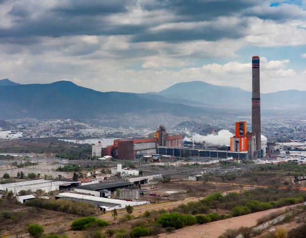 The industrial landscape in El Marqués, Querétaro, under scrutiny following allegations of labor rights denial.