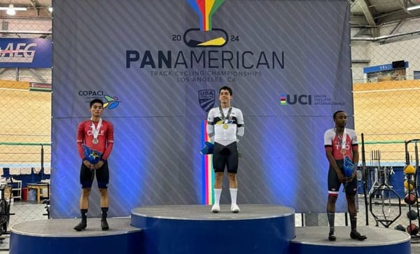 Fernando Nava, gold in men's scratch at the Pan American Cycling Championship.