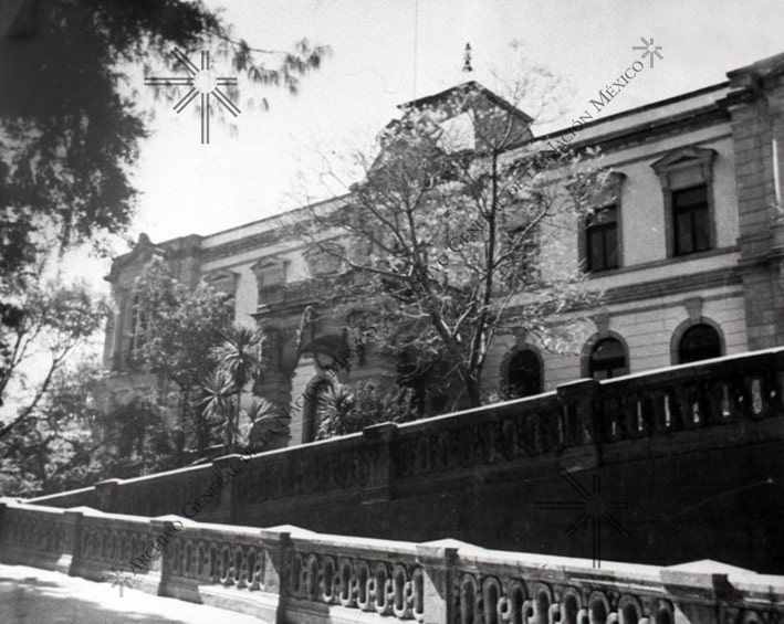 Facade of the General La Castañeda Asylum.