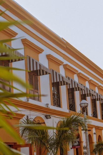 A façade of a building in the Mazatlán's Historic Center.
