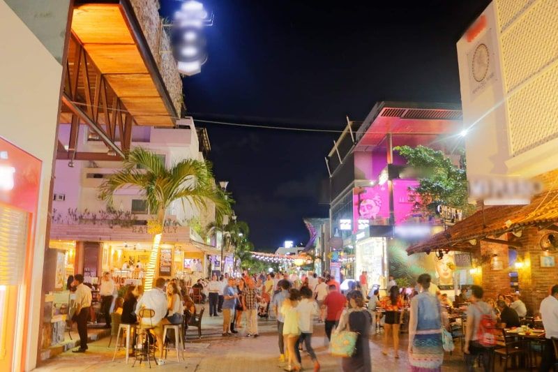 La Quinta Avenida, Playa del Carmen, Quintana Roo, Mexico.