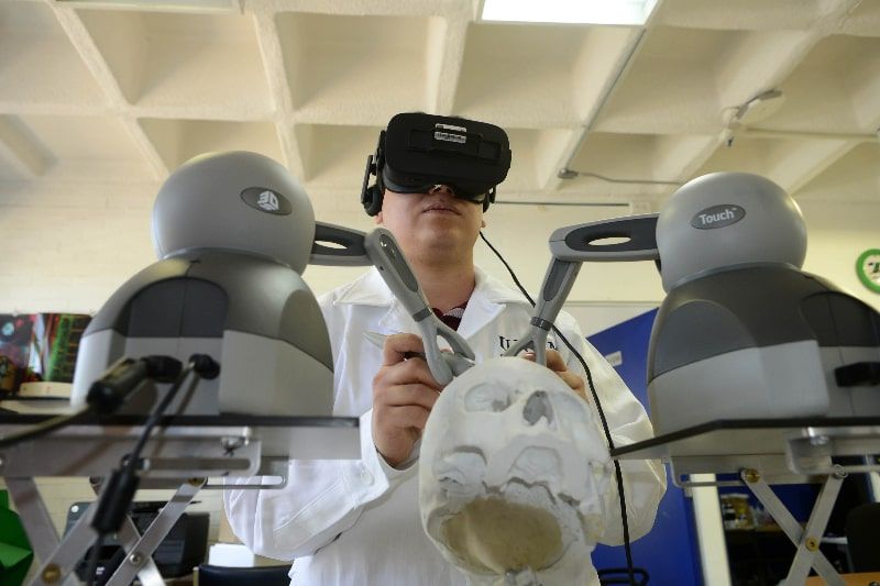 Brain Advanced Computer Surgery Simulator combines physical and virtual models.