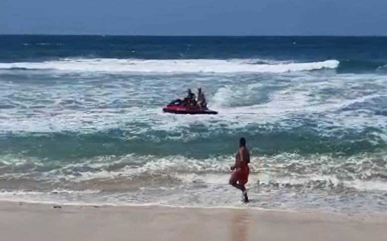 There have been more than 80 rescues of bathers who could not get out of the sea on Mazatlan's beaches.