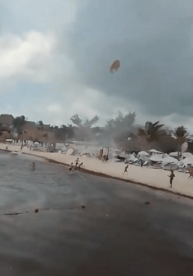 A storm at sea has wounded three people in Playa del Carmen.