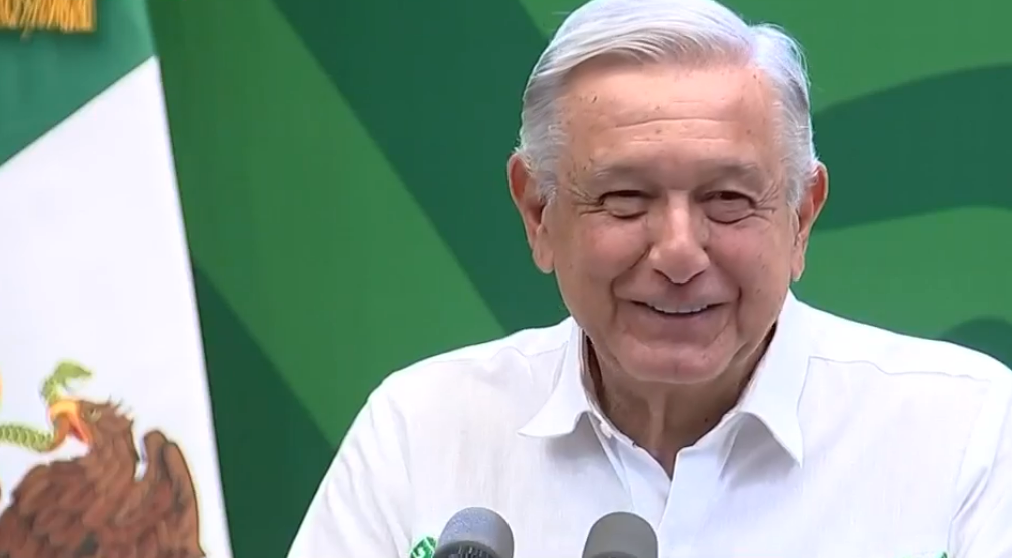 President AMLO addressing the audience during the morning conference in Baja California Sur.