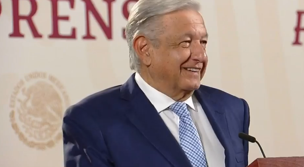 President López Obrador emphasizes transparency as he discloses financial support received by media outlets.