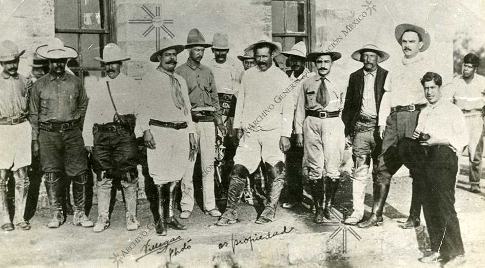 Villa and a group of Dorados surrender arms in Sabinas, undated.